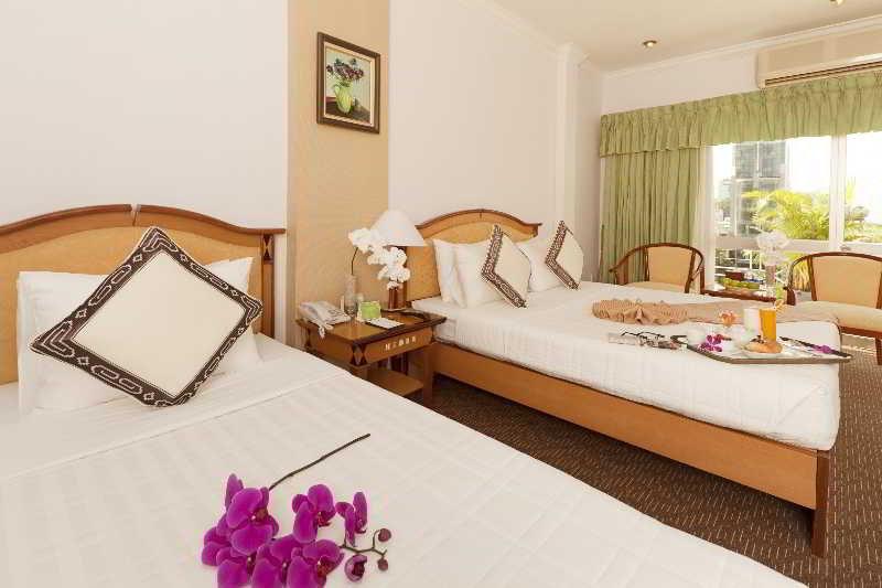 Liberty Hotel Saigon Parkview Ho Chi Minh City Bagian luar foto