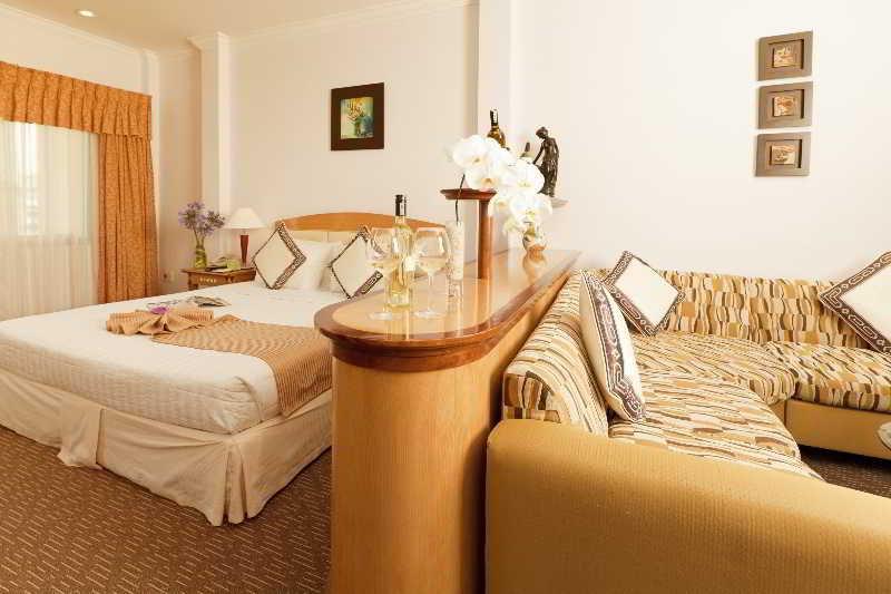 Liberty Hotel Saigon Parkview Ho Chi Minh City Bagian luar foto