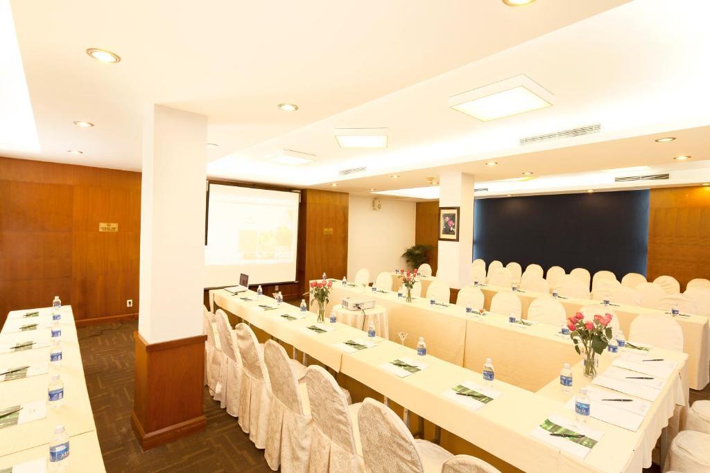 Liberty Hotel Saigon Parkview Ho Chi Minh City Bagian luar foto