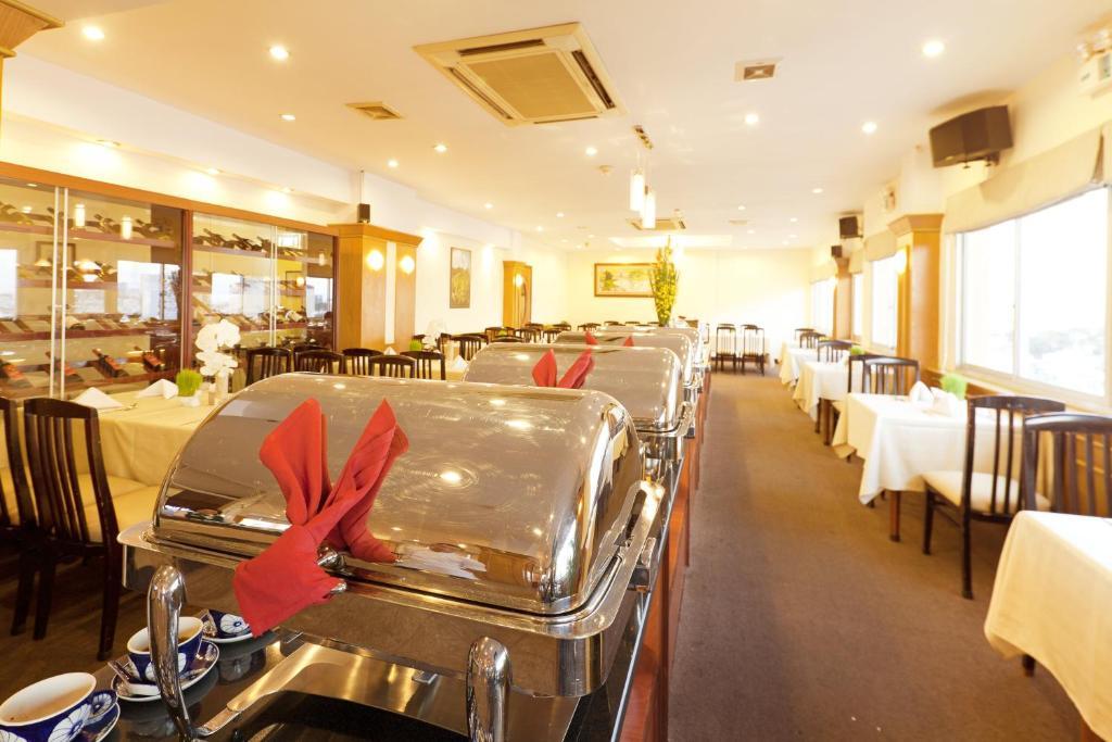 Liberty Hotel Saigon Parkview Ho Chi Minh City Bagian luar foto