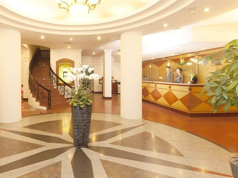 Liberty Hotel Saigon Parkview Ho Chi Minh City Bagian luar foto