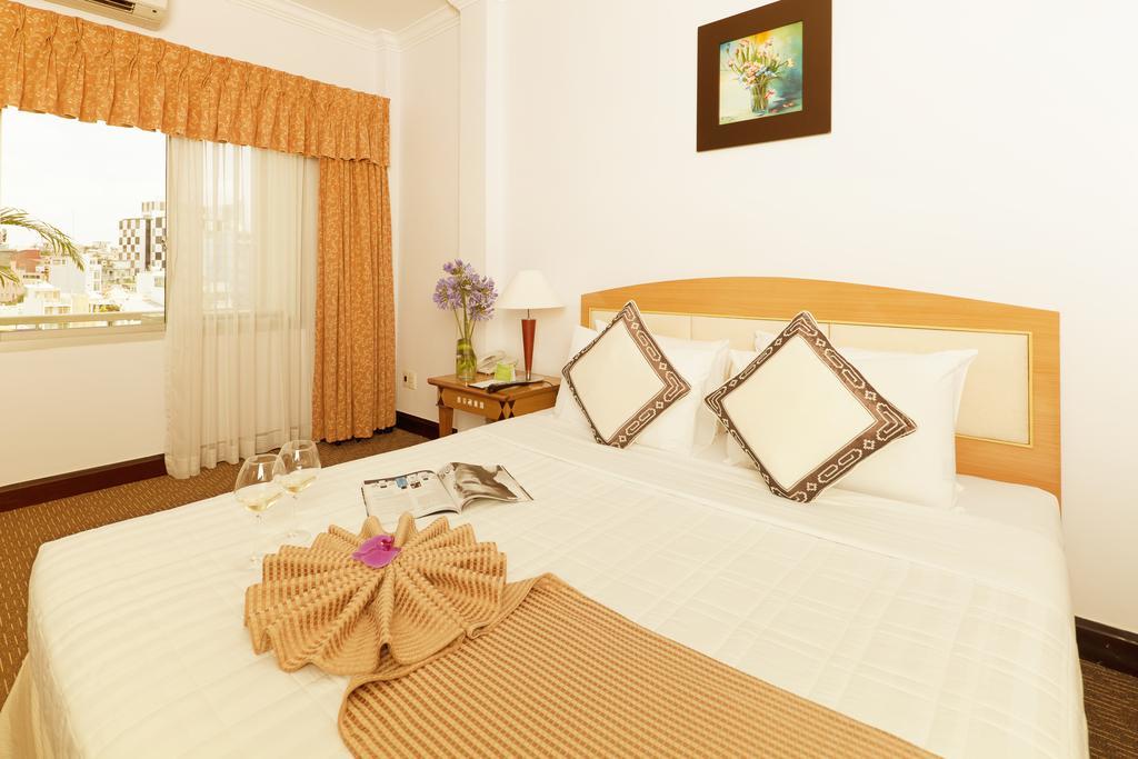 Liberty Hotel Saigon Parkview Ho Chi Minh City Bagian luar foto